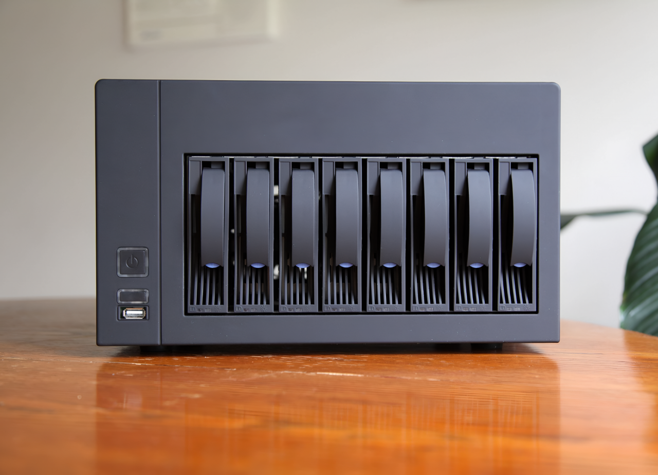 NAS (Network Attach Storage)